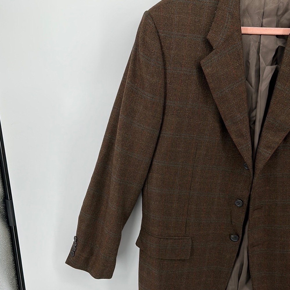 Corneliani Brown Sport Coat with Notched Lapel and Structured Shoulders Size 48L - Picture 7 of 15
